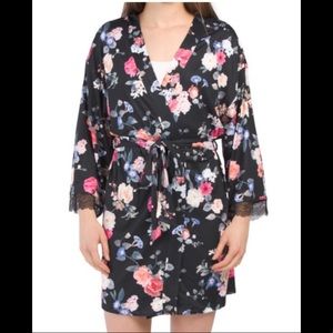 Flora Nikrooz black floral robe